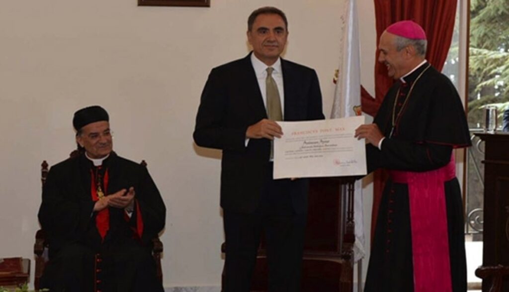 شقيق أزعور يوضح …لا علاقة لنا علاقة مع باسيل