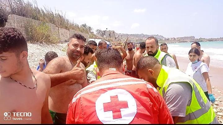 انقاذ شاب من الغرق!