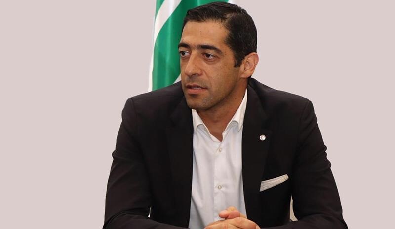 حنكش: يعيشون جاه المناصب ووقت الجدّ يهربون