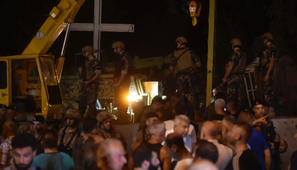 نواب زاروا الكحالة ودعوا إلى إعادة النظر في مسار المواجهة مع منظومة الحزب وحلفائه