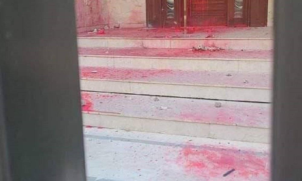 بالفيديو – اعتداءٌ على سفارة أذربيجان في بيروت