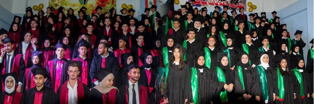 الوزير الحاج حسن يرعى حفل تخريج طلاب ثانوية شمران