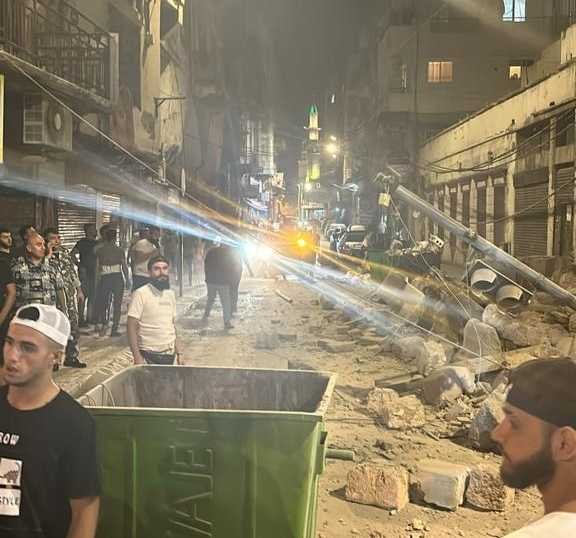 بالصور – إنهيار مبنى في طرابلس!