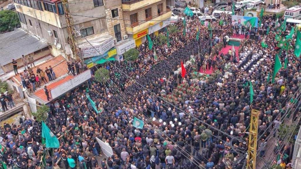 عشرات الالاف شاركوا في تشييع ووداع شهيد افواج المقاومة اللبنانية أمل المقاوم علي داوود ” لواء” في النبطية .