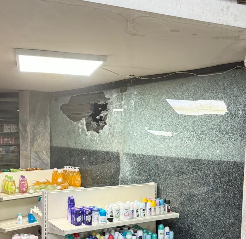 استهداف صيدليتين لال اسماعيل في بعلبك -الشراونة بالقذائف