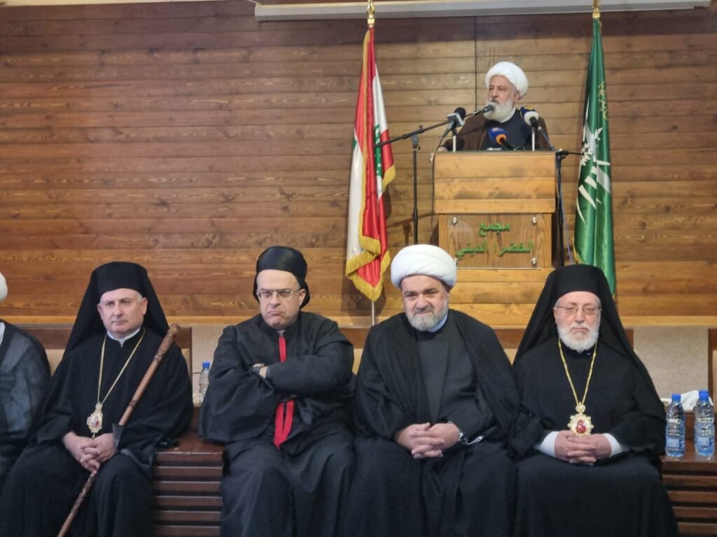 لبنان | الخطيب تفقد مراكز ايواء النازحين في صور: غزة تمثل عزة وكرامة العرب والمسلمين