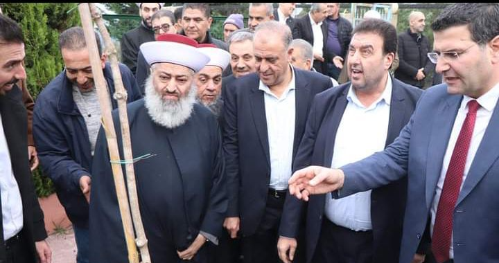 الحاج حسن: يريدون سلخنا عن عروبتنا هم يحرقون ونحن نزرع
