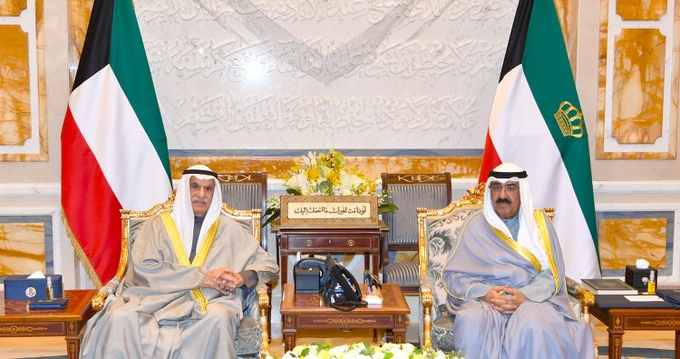 أمير الكويت يبدأ المشاورات التقليدية لتشكيل الحكومة الجديدة