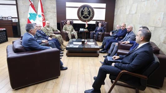 قائد الجيش التقى وفداً عسكرياً إسبانياً