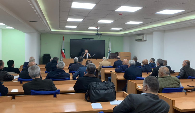الحاج حسن عرض مع تجار البطاطا واقع القطاع