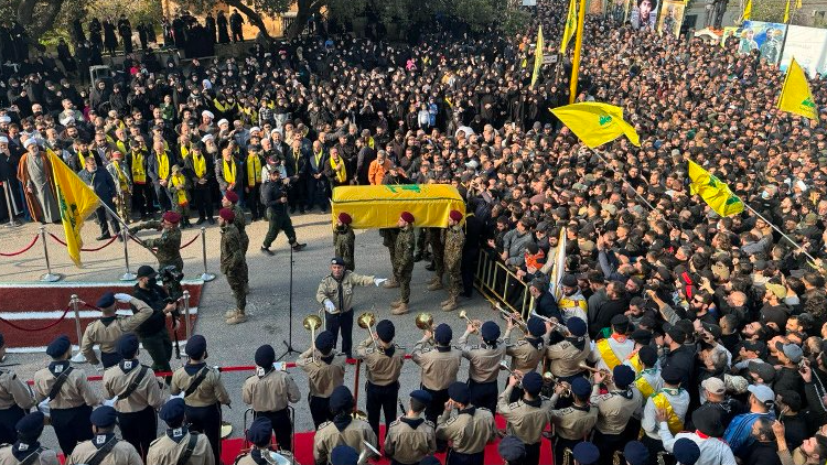 كفررمان ودير الزهراني تودعان شهداء المقاومة بمسيرات الوفاء والعهد