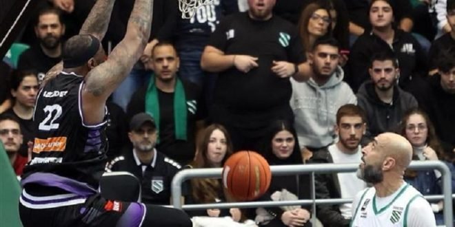 بالفيديو.. اشكال كبير داخل ملعب غزير بعد انتهاء مباراة الحكمة وبيروت