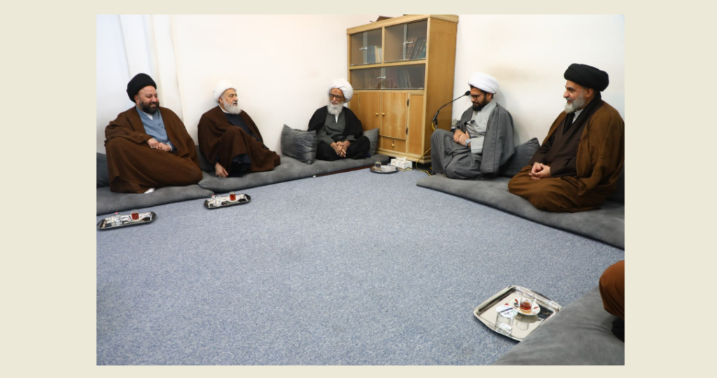 العلامة الخطيب التقى المراجع الدينية وكبار العلماء في النجف ويعود مساء الى بيروت
