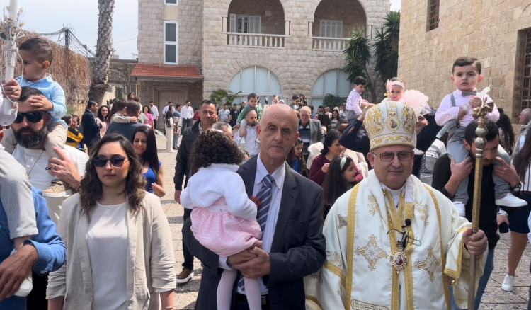 صور إحتفلت بعيد الشعانين والقداديس والزياحات عمت الكنائس والاديرة