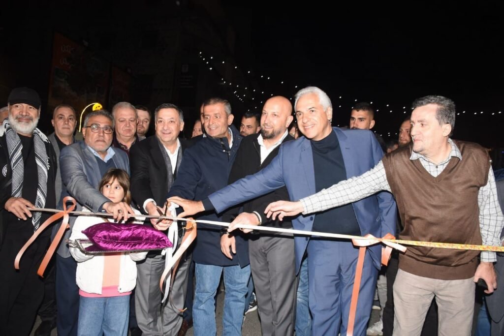 النبطية … إضاءة أكبر فانوس رمضاني في لبنان