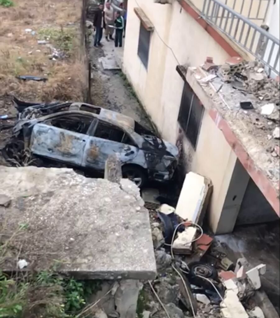 انقلاب سيارة يودي بحياة فتاتين من بلدة كفرحتى على طريق القرية قضاء صيدا