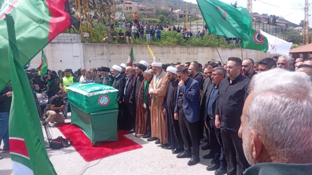 مأتم جماهيري حاشد لشهيد حركة أمل محمد شيت في بلدة كفركلا .