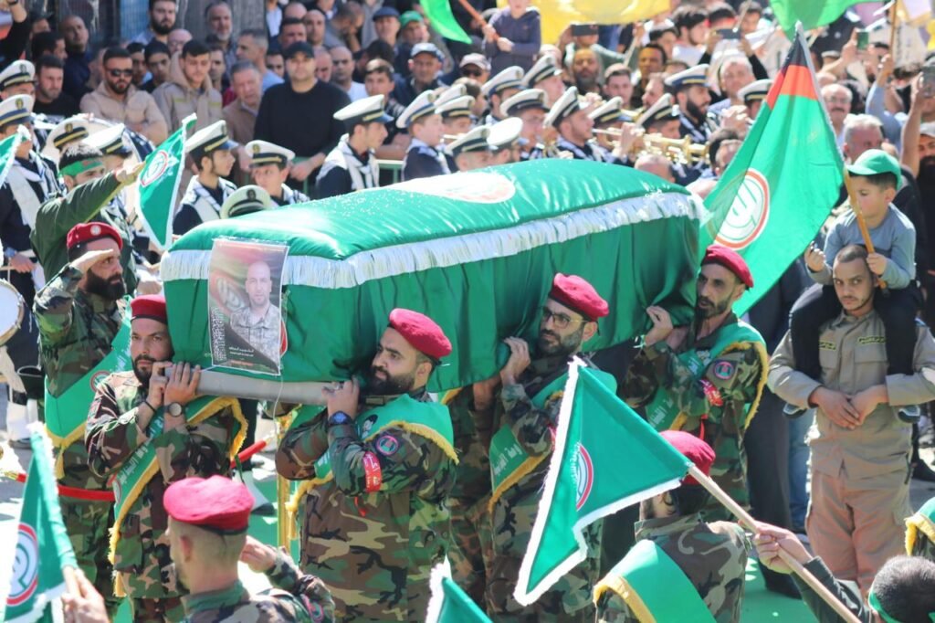 بمأتم مهيب ” حركة أمل ” تشيع الموسوي في النبي شيت