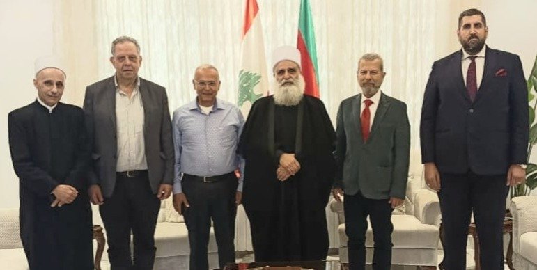 شيخ عقل طائفة الموحدين الدروز التقى وفدا من الجنوب