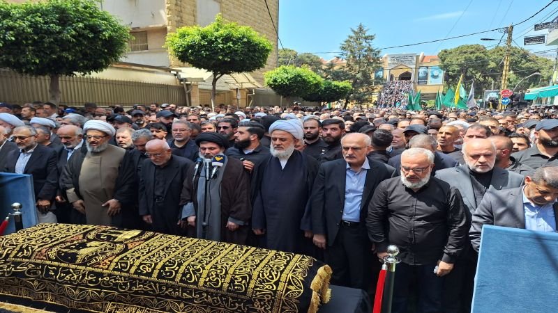 بالصور.. تشييع والدة السيد نصر الله في روضة الشهيدين
