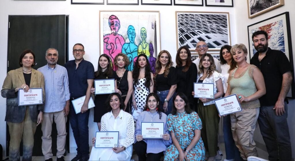 معرض رسم لأطفال نجوا من السرطان