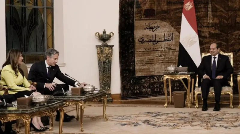 بلينكن يطالب الحكومات العربية بـ”الضغط على حماس” بعد لقاء السيسي