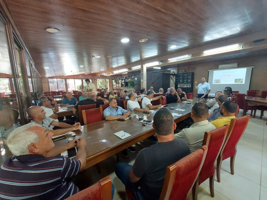 الوزير هكتور الحجار يطلق دورة لتحسين إنتاج الزيتون في منطقة بسري وجوارها