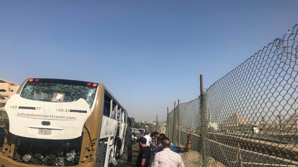 معلم مصري يودع طلابه قبل وفاته برسالة مؤثرة