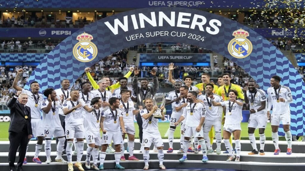 رقم قياسي جديد.. ريال مدريد يرفع كأس السوبر الأوروبي