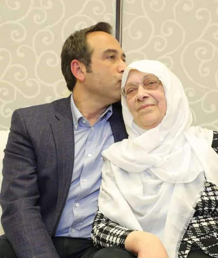والدة النائب ورئيس نادي الانصار في ذمة الله