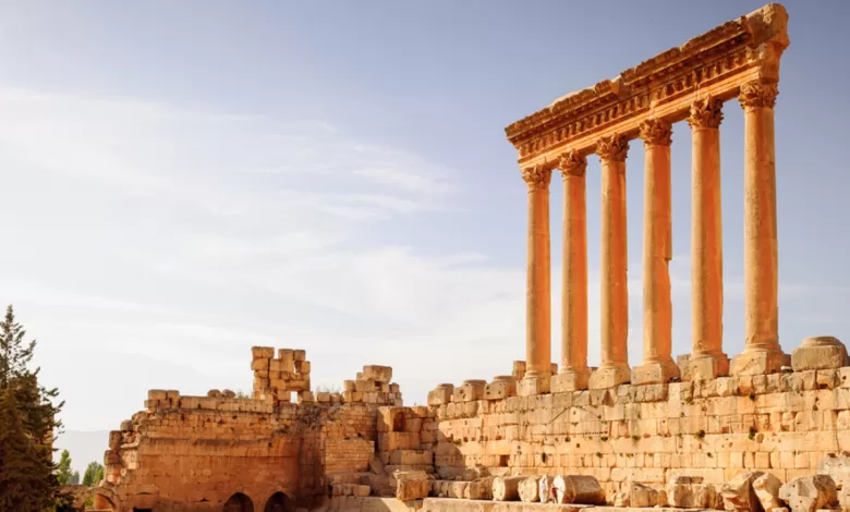 بالصّور ـ ما صحّة سقوط أحد أعمدة قلعة بعلبك؟