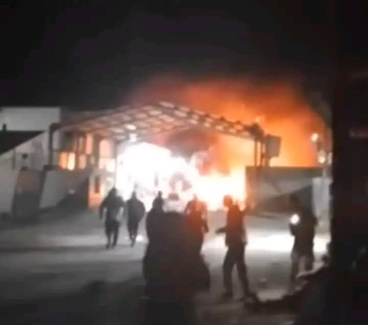 الأشغال” باشرت بتجهيز الورش للبدء بترميم طريق المصنع والكشف على المعابر الحدودية في الشمال