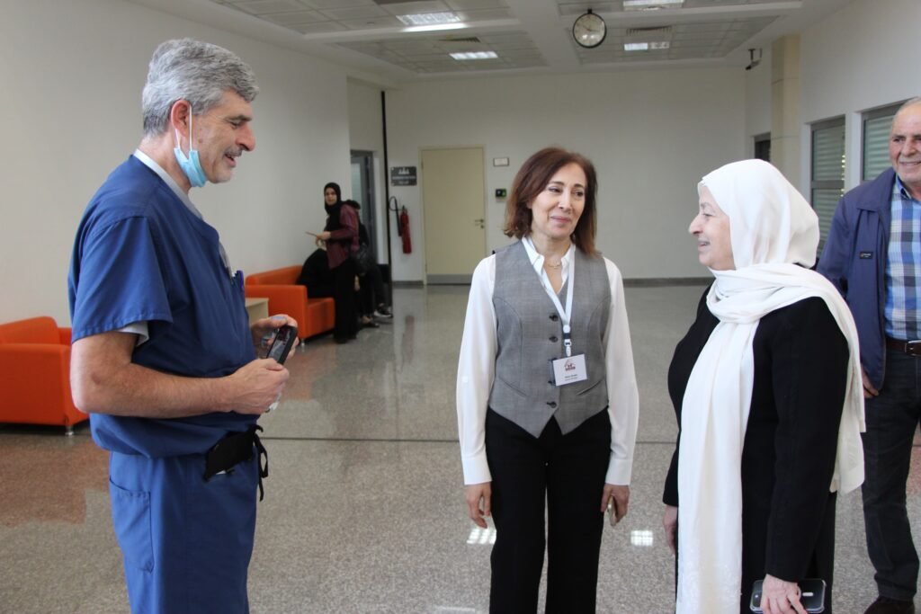 بهية الحريري تفقدت الأقسام المفتتحة في المستشفى التركي