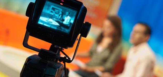 بالصّورة ـ الرئيس الروسي يمنح إعلاميًّا لبنانيًّا جواز السفر الروسي