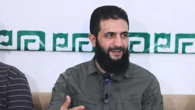 بالصّورة – لـ أول مرّة.. “الجولاني” يرتدي “كرافات” خلال لقاء جنبلاط!