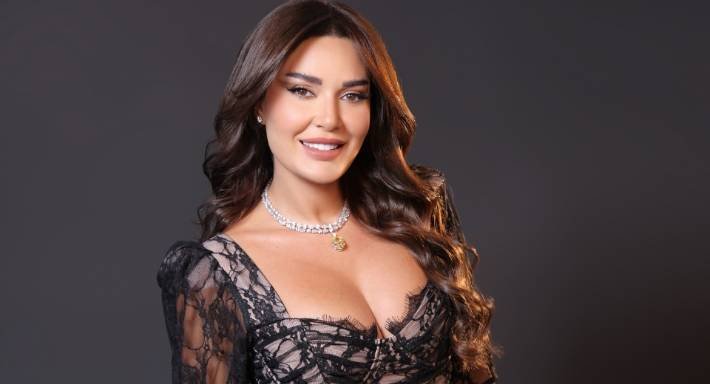 بالفيديو – على طريقتها الخاصة.. ”سيرين عبد النور“ تشارك مع ابنها خبر انتخاب الرئيس الجديد!