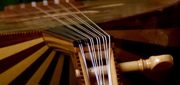 عرض موسيقي بـ ٳستخدام آلات مصنوعة من النفايات!