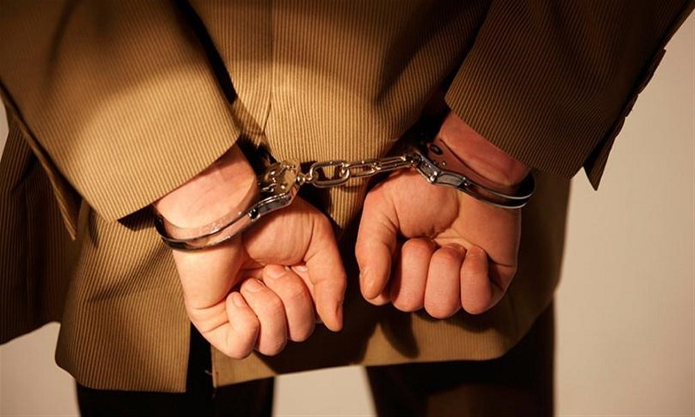 بالصّورة ـ ”أمن الدولة“ توقف عميلاً.. فـ ماذا ضبطت بـ حوزته؟