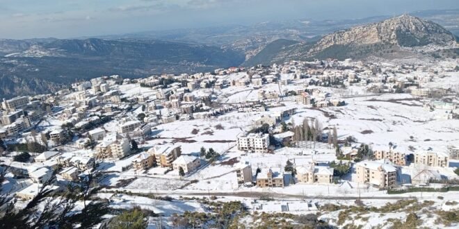 بالصّور ـ طبقات سميكة من الجليد تغطّي الجرود اللبنانية الشمالية!