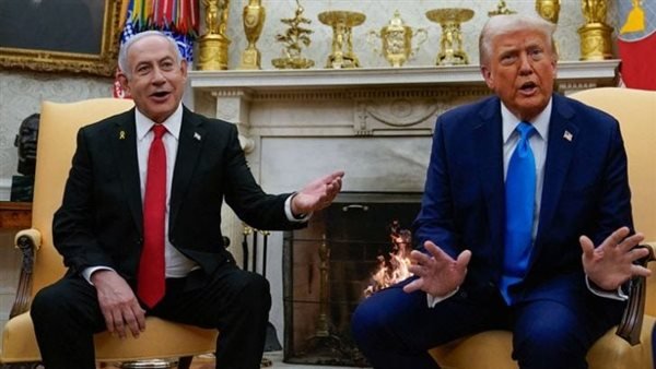 نتنياهو يقدم لترامب جهاز بيجر ذهبي وجهازا عاديا كهدية وترامب يصف عملية تفجيرها بالعظيمة!
