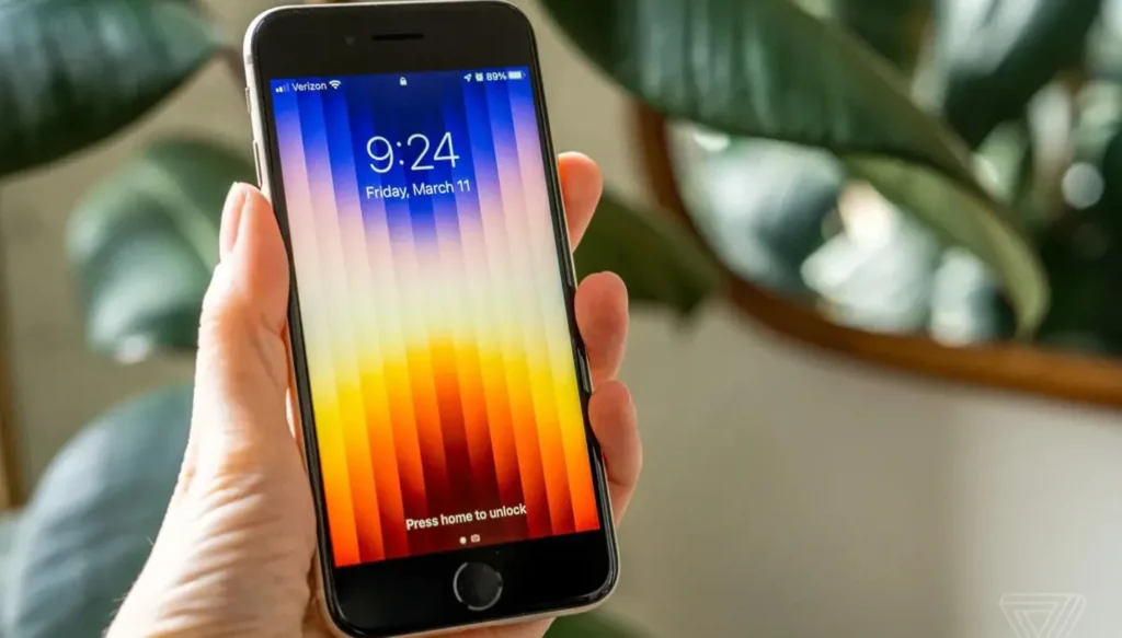 إصدار جديد طال ٳنتظاره: “أبل” تستعّد لـ إطلاق نسخة محدّثة من iPhone SE!