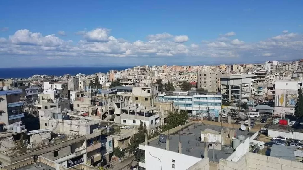 تم استدراجها إلى مخيم البداوي.. العثور على شابة فقدت من منزل جدتها في سن الفيل!