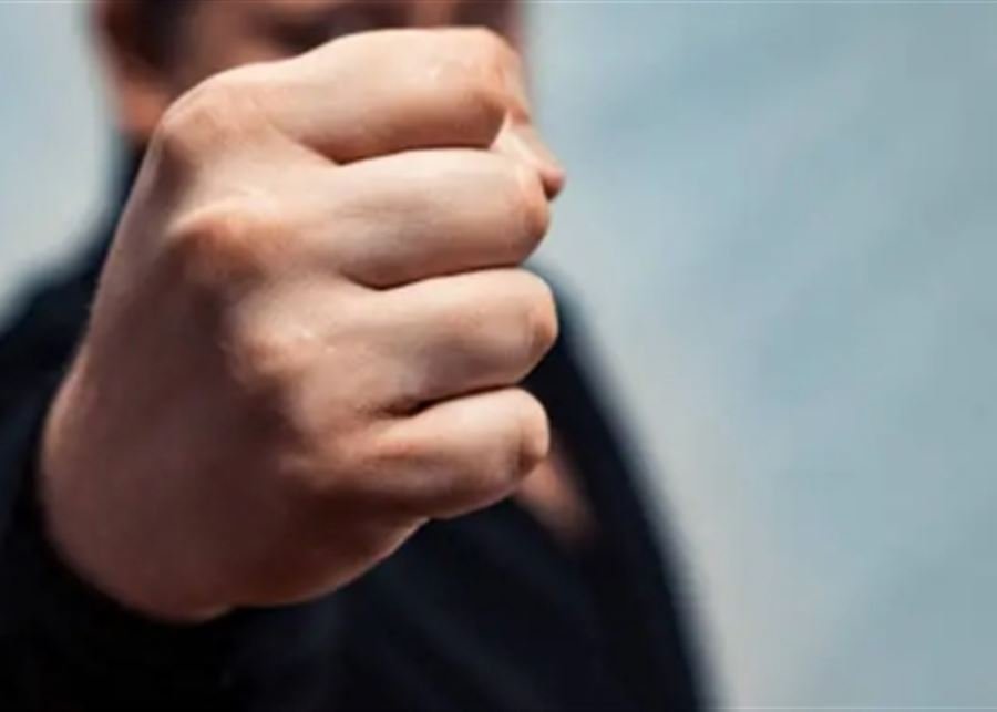 في النمورة.. رجل ثمانيني يتعرّض للضرب المبرح على يد أربعيني!