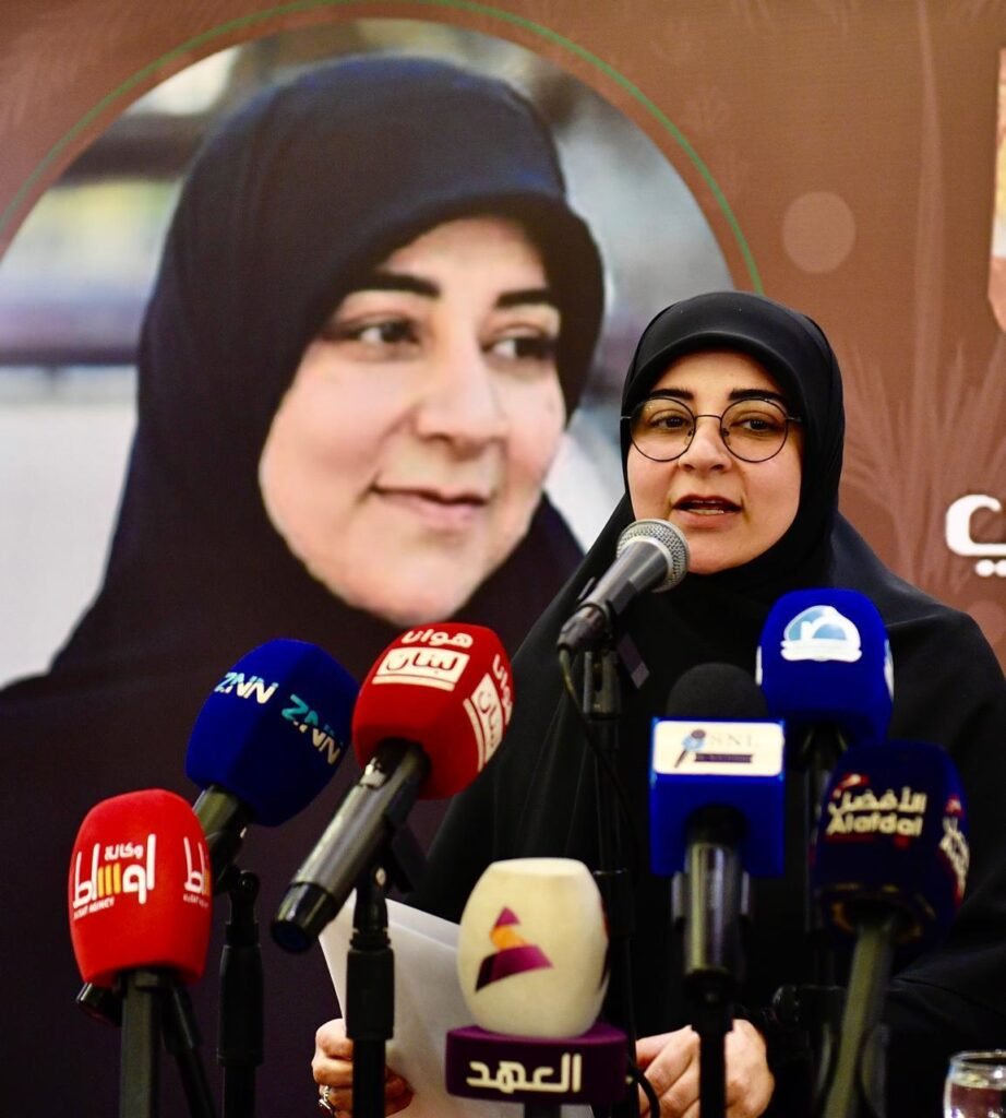 رنا الساحلي تعايد أمهات لبنان.