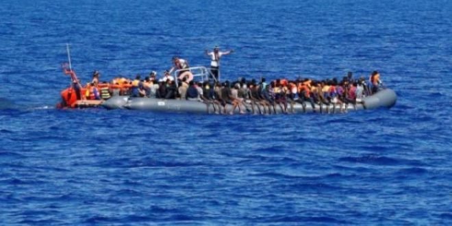 مهربون يتركون 18 مهاجراً في البحر قبالة السواحل اليونانية!