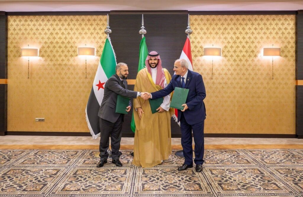 المنار تكشف تفاصيل المباحثات بين وزيري الدفاع اللبناني والسوري في جدة