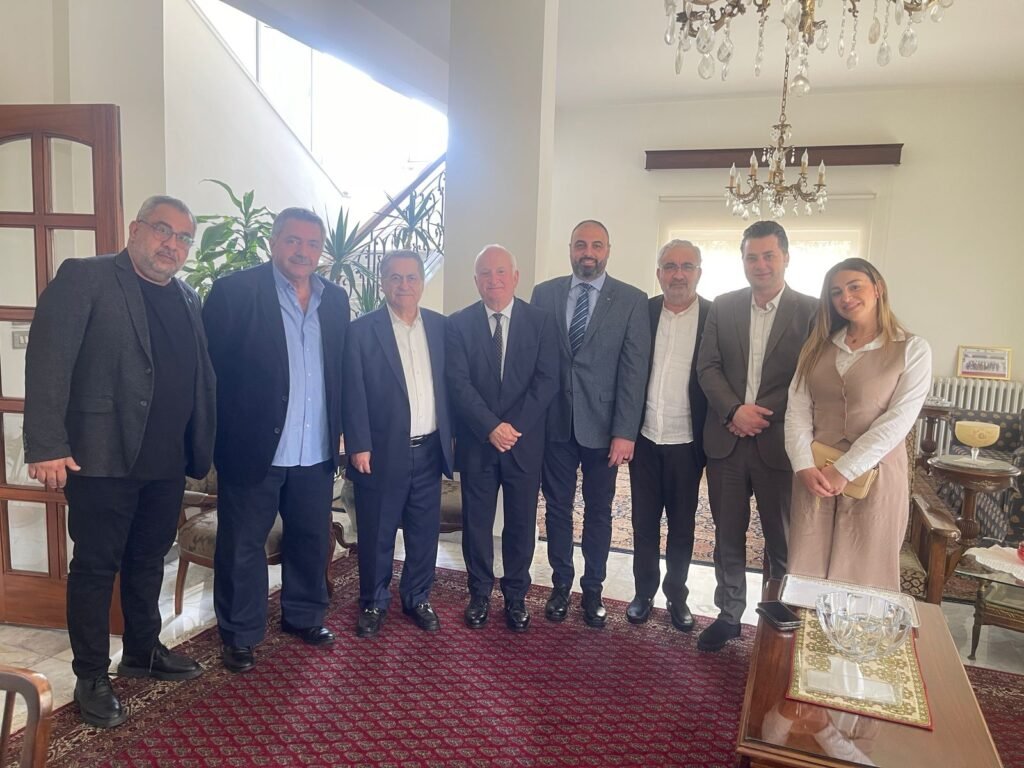 وفد تيار المستقبل قدم التهاني بالفصح المجيد للنائب موسى والمطرانين العمار وحداد