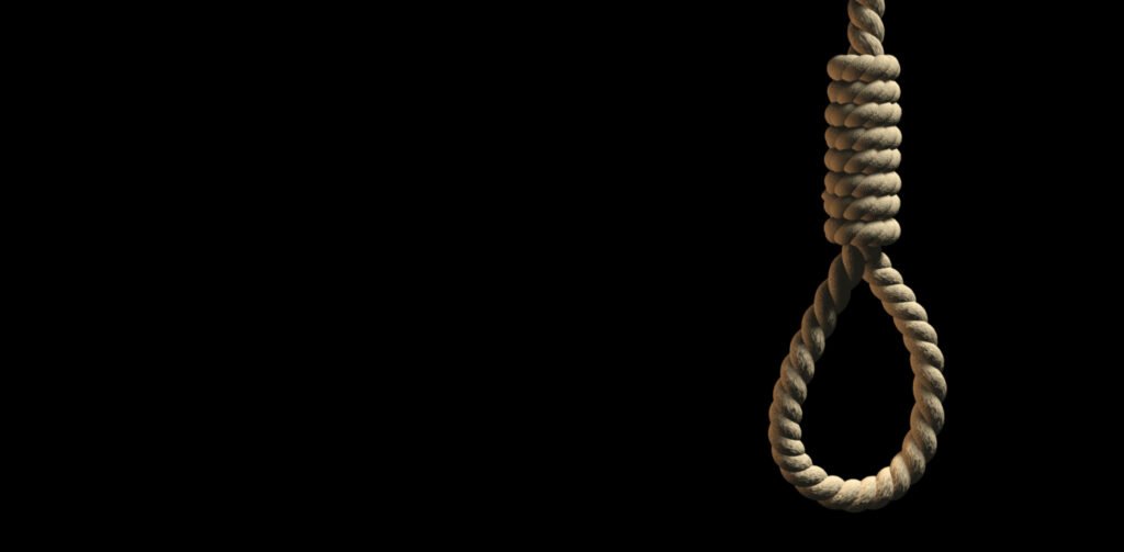 بالفيديو ـ في هذه البلدة الجنوبيّة.. نصب ”مشنقة“ وسط الساحة!