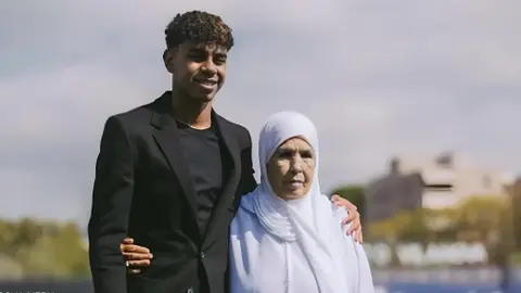 فاطمة.. المرأة ”الأهم“ في حياة يامال!