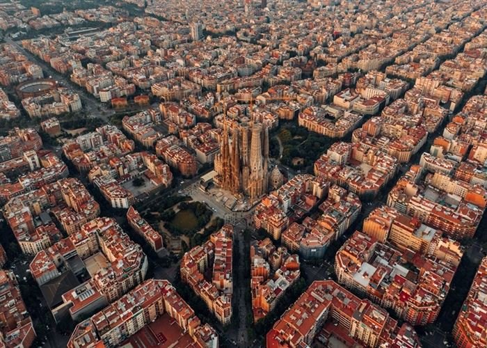 ”برشلونة“ تقطع العلاقات الرسمية مع ”إسرائيل“!